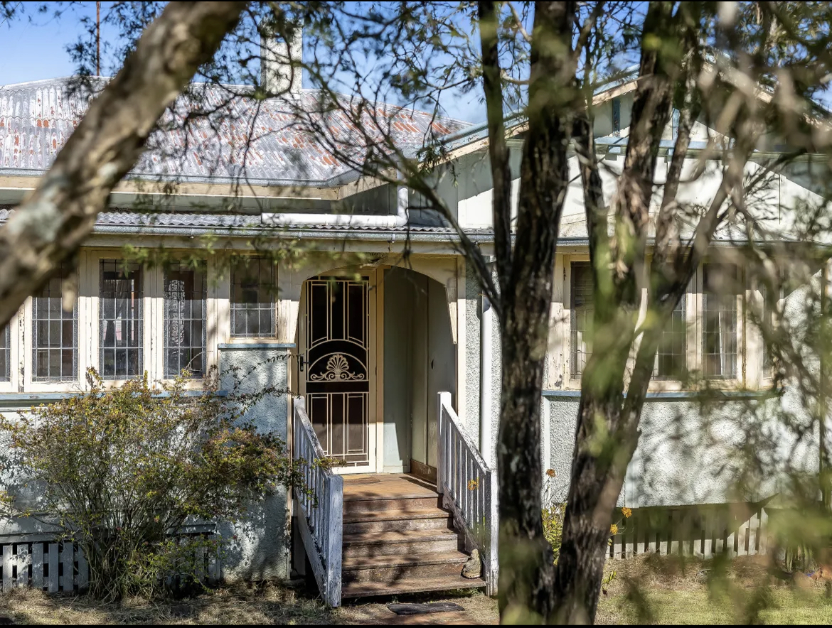 Home exterior before renovation